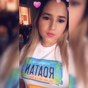 Meet your Posher, Sayra